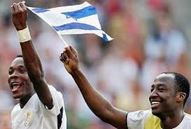 لاعب أفريقي يرفع علم إسرائيل